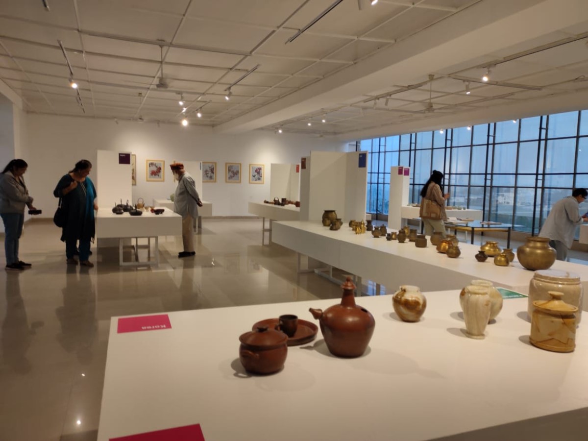 Exploring Asian Pottery at Center For Design Studies